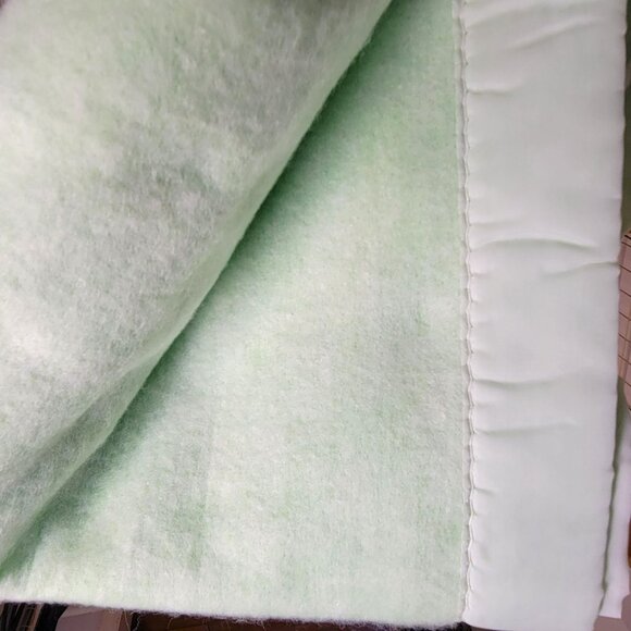 VTG  Mint Green Blanket Twin/Full Size Bed 72x90 Acrylic/Nylon Blend New Old Sto - Picture 11 of 13